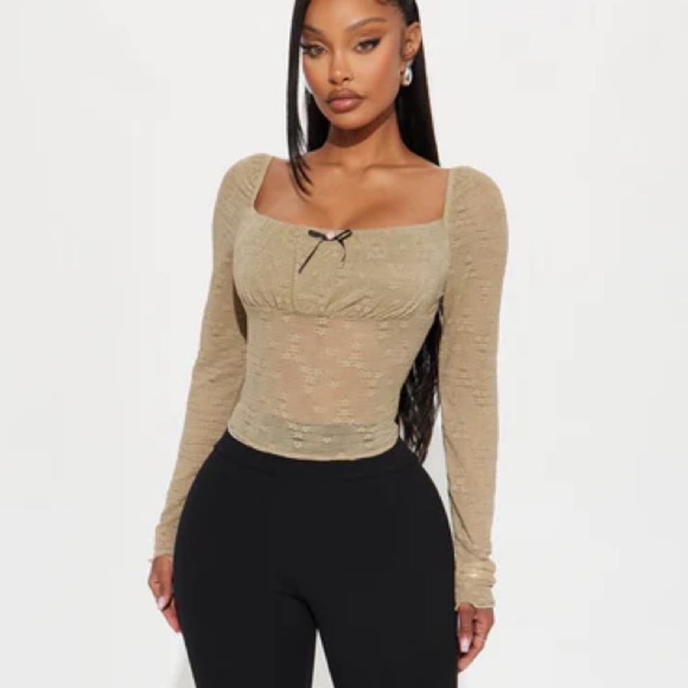 Feelin’ The Love Sage Top NEW 🏷️